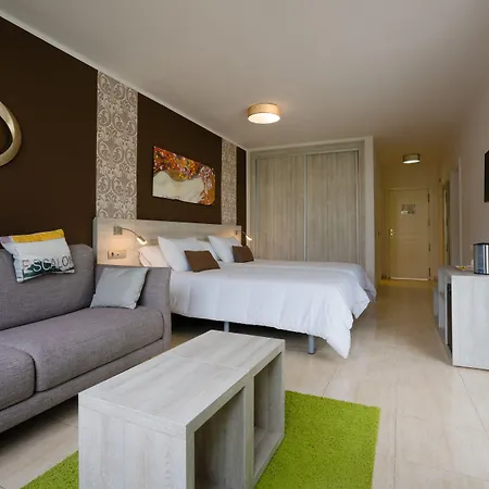 加里昂海滩公寓 3*