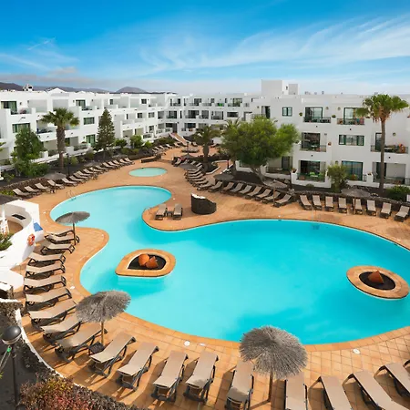 加里昂海滩公寓 3*